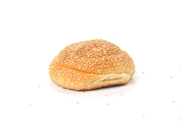 Beyaz Arkaplanda Izole Edilmiş Susamlı Ekmek Serpin — Stok fotoğraf