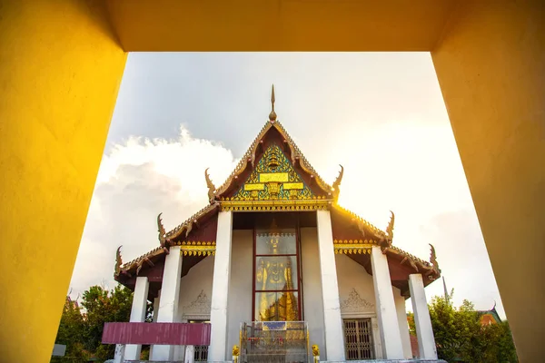 Wat Phra Mahathat o Phra Mahathat templo en Nakhon Si Thammarat —  Fotos de Stock