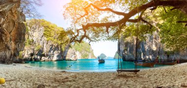 Lao Lading Adası 'nda mavi su, Krabi Eyaleti, Tayland (Cennet)