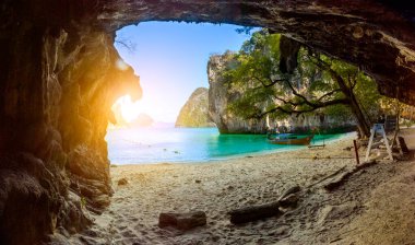 Lao Lading Adası 'nda mavi su, Krabi Eyaleti, Tayland (Cennet)