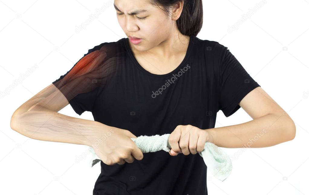 asian woman shoulder muscle injury