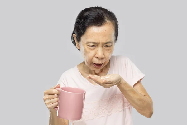 Viejo Asiático Mujer Sentir Tener Fiebre Enfermo — Foto de Stock