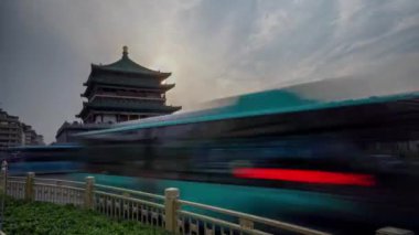 Xian Bell Kulesi Ağır Trafik Timelapse 