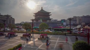 Xian Bell Kulesi Ağır Trafik Timelapse