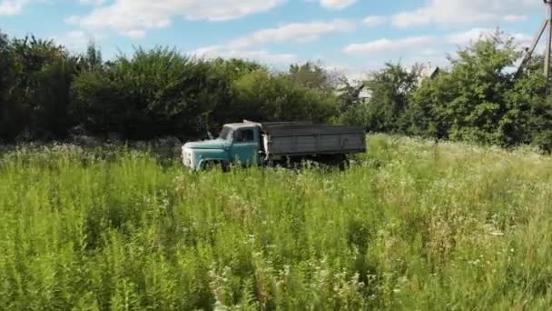 Viejo Abandonado Oxidado Soviético Carro Coche Chernóbil — Vídeos de Stock