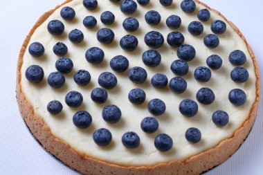 Yaban mersini ile klasik cheesecake