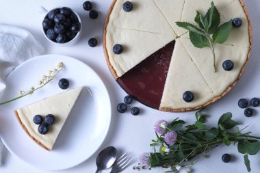 Yaban mersini ile klasik cheesecake