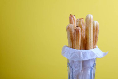 Masada Hill Ispanyol churros. Şeker ve tarçın ile İspanyol tatlı churros