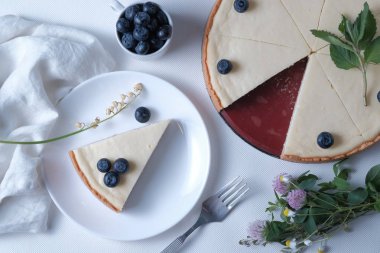 Yaban mersini ile klasik cheesecake