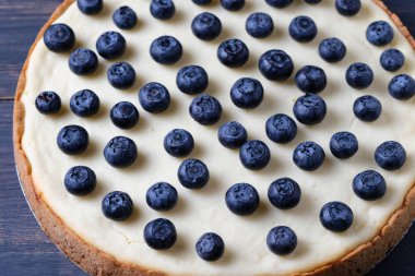 Yaban mersini ile klasik cheesecake