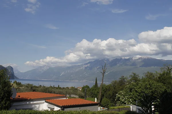 Kuzey Talya Daki Garda Gölü Manzarası — Stok fotoğraf