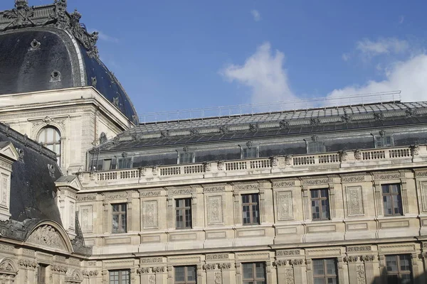 Вид Здание Лувра Лувре Музей Лувр Является Одним Крупнейших Наиболее — стоковое фото