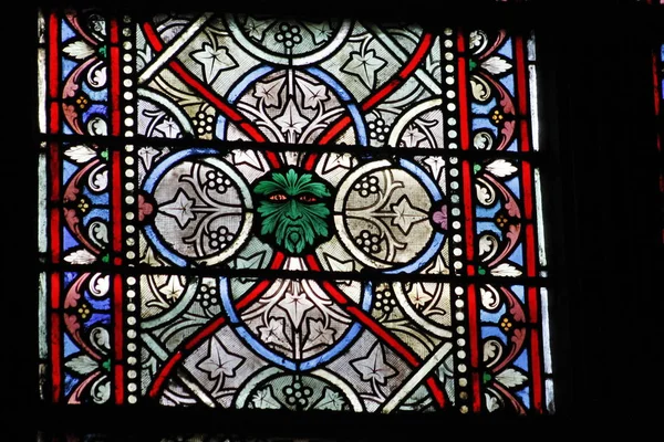 2018 彩色玻璃窗户在圣母院 — 图库照片