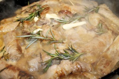 Biberiye ile et ruloları