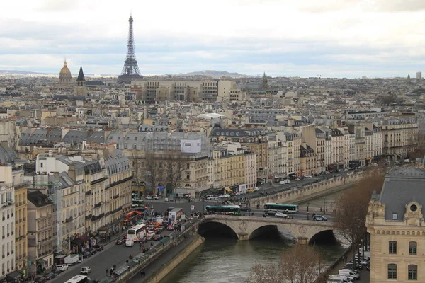フランスの首都パリ市のビュー — ストック写真