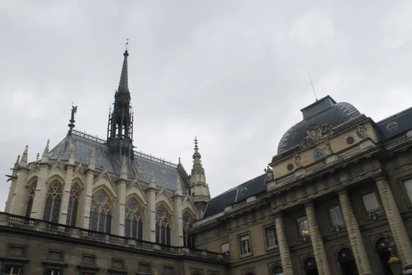 パリのサント シャペル 有名な礼拝堂 — ストック写真