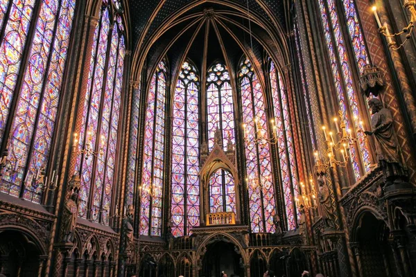 フランス パリのサント シャペル神聖なチャペル サント シャペルはパリ 都市の最も有名なモニュメントの一つでロイヤル中世ゴシック様式チャペルです — ストック写真
