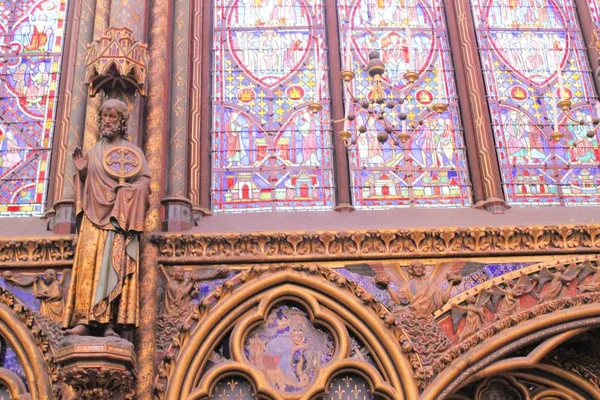法国巴黎圣礼拜堂教堂 圣礼拜堂是一个皇家中世纪的哥特式教堂在巴黎和城市最著名的纪念碑之一 — 图库照片