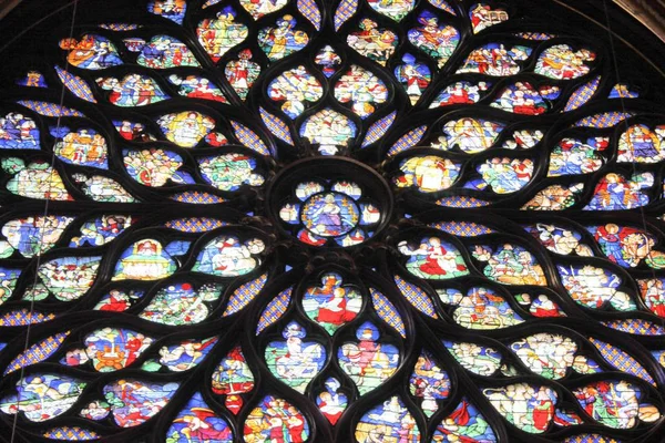 法国巴黎圣礼拜堂教堂 圣礼拜堂是一个皇家中世纪的哥特式教堂在巴黎和城市最著名的纪念碑之一 — 图库照片