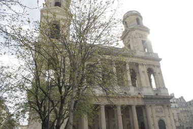 Saint Sulpice, Lüksemburg 'un Lüksemburg semtindeki Saint Sulpice kasabasının doğu yakasında bulunan bir Roma Katolik kilisesidir..