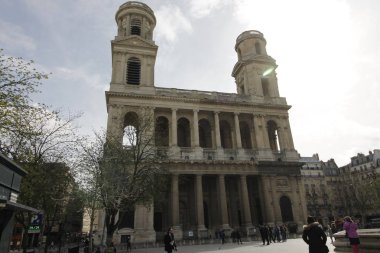 Saint Sulpice, Lüksemburg 'un Lüksemburg semtindeki Saint Sulpice kasabasının doğu yakasında bulunan bir Roma Katolik kilisesidir..