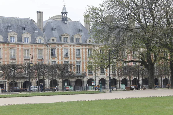Παραδοσιακή Αρχιτεκτονική Αυθεντική Γαλλική Αρχιτεκτονική Στο Παρίσι — Φωτογραφία Αρχείου