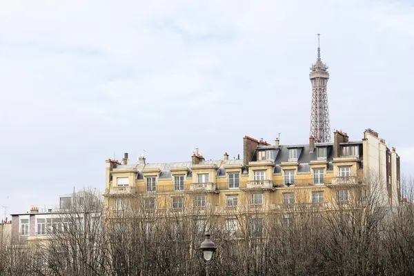 伝統的な建築 本格的なフランスのパリの建築 — ストック写真