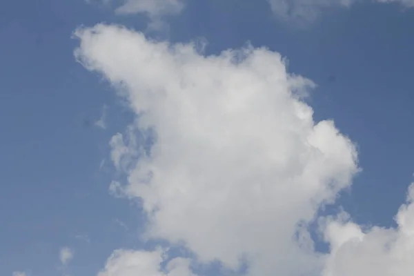 Fond Texture Ciel Bleu Avec Des Nuages — Photo