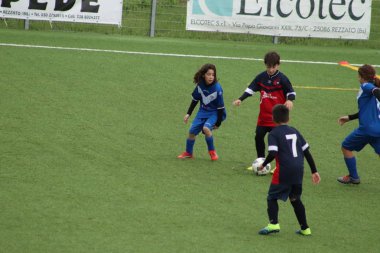 Brescia, İtalya - 01 Kasım 2018: çocuklar Şampiyonası'nda genç futbolcular için oyun