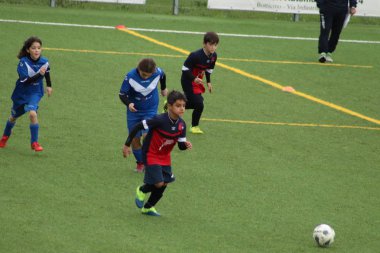 Brescia, İtalya - 01 Kasım 2018: çocuklar Şampiyonası'nda genç futbolcular için oyun