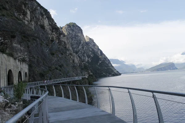 Carretera Para Bicicletas Sendero Sobre Lago Garda Limone Sul Garda —  Fotos de Stock