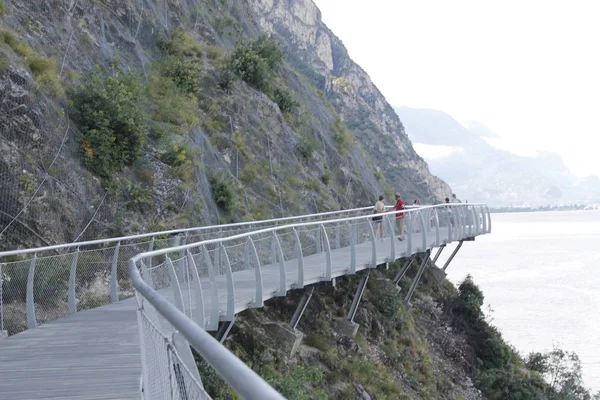 Bisiklet Yolu Garda Gölü Üzerinden Patika Limone Sul Garda Lombardiya — Stok fotoğraf