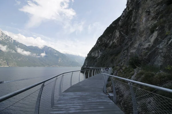 Carretera Para Bicicletas Sendero Sobre Lago Garda Limone Sul Garda —  Fotos de Stock