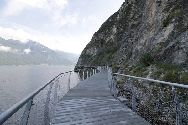 Estrada Bicicleta Trilha Sobre Lago Garda Limone Sul Garda Lombardia — Fotografia de Stock