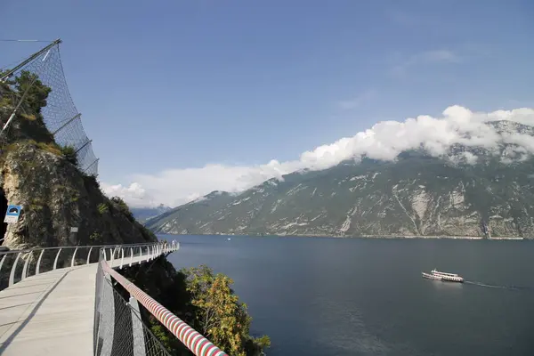 Estrada Bicicleta Trilha Sobre Lago Garda Limone Sul Garda Lombardia — Fotografia de Stock