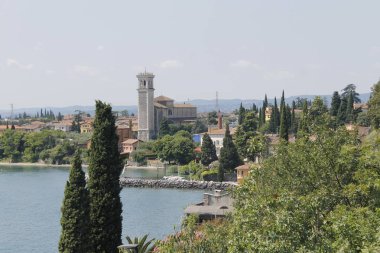 Kuzey İtalya 'daki Garda Gölü manzarası