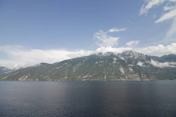 Ландшафт Озера Гарда Севере Италии — стоковое фото
