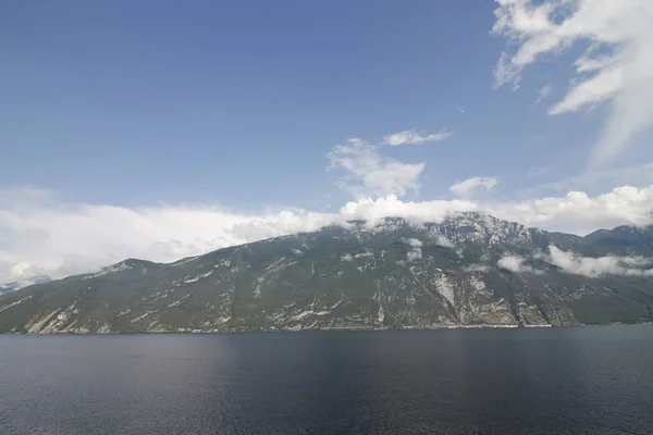 Ландшафт Озера Гарда Півночі Італії — стокове фото