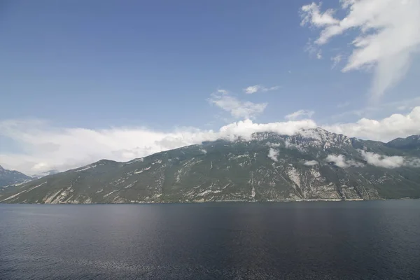 Paesaggio Del Lago Garda Nel Nord Italia — Foto Stock