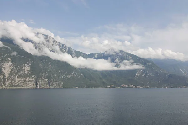 Paesaggio Del Lago Garda Nel Nord Italia — Foto Stock