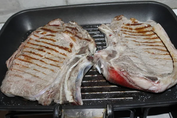 Bistecca Manzo Alla Griglia Sulla Padella Vista Dall Alto — Foto Stock