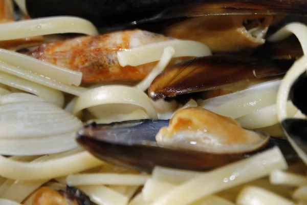 Makanan Laut Pasta Dengan Kerang Udang Udang Dan Kerang — Stok Foto