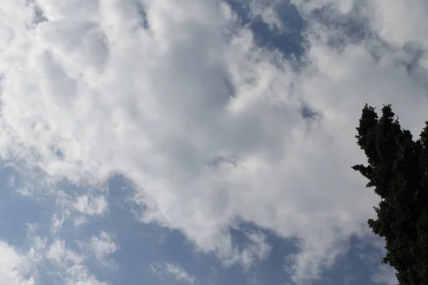 Fundo Céu Azul Com Nuvens — Fotografia de Stock