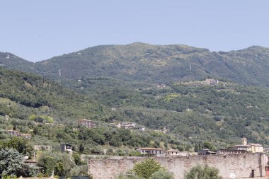 yeşil dağların İtalya ile manzara