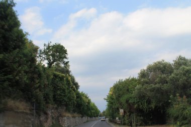 Kuzey İtalya kırsal yol ile manzara