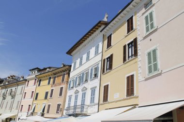 Gargnano, Garda Gölü Kuzey İtalya'daki küçük bir köy mimarisinde