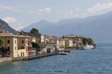 Gargnano, Garda Gölü Kuzey İtalya'daki küçük bir köy mimarisinde