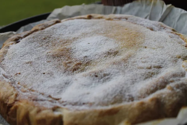 Házi Rizs Torta Töredék Tányéron Közelről — Stock Fotó