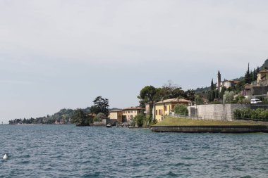 Kuzey İtalya 'daki Garda Gölü manzarası