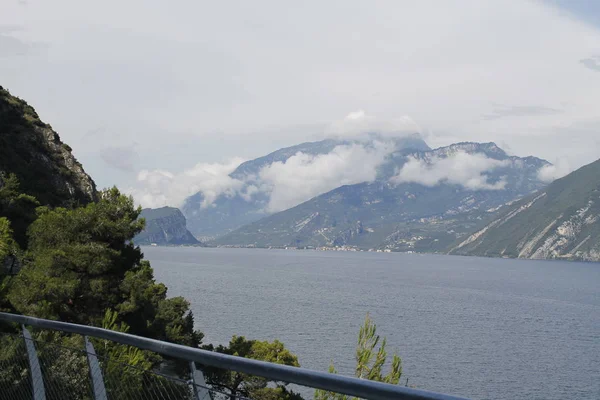 Estrada Bicicleta Trilha Sobre Lago Garda Limone Sul Garda Lombardia — Fotografia de Stock